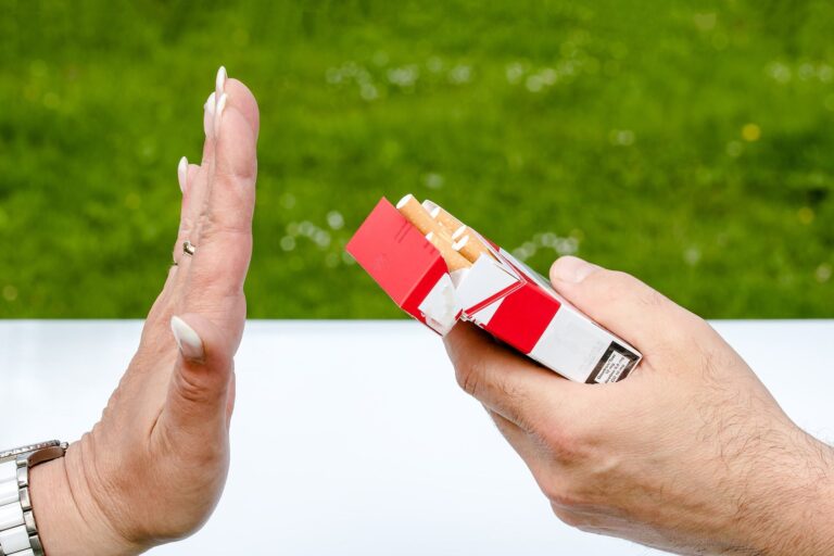 Obrázek článku Každý rok se čtvrtina českých kuřáků pokouší přestat kouřit, ale až 80 % z nich neúspěšně